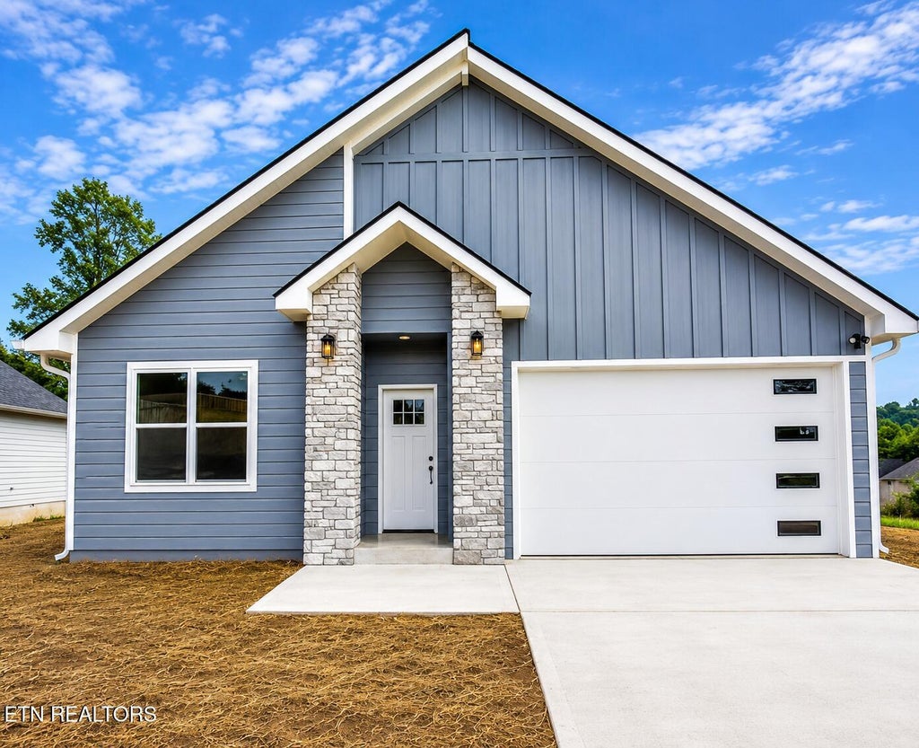 Photo of 2502 Limestone Court, Sevierville, TN 37876 (MLS # 1352111)