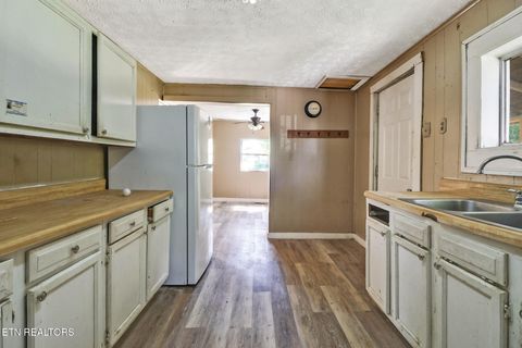 Tiny photo for 514 Russell Ave, Harriman, TN 37748 (MLS # 1317286)