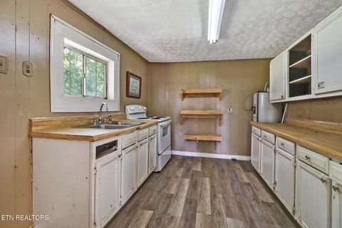Tiny photo for 514 Russell Ave, Harriman, TN 37748 (MLS # 1317286)