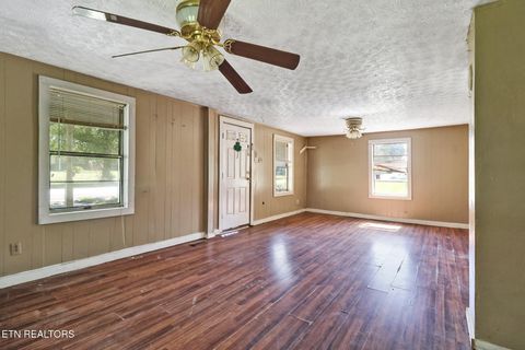 Tiny photo for 514 Russell Ave, Harriman, TN 37748 (MLS # 1317286)