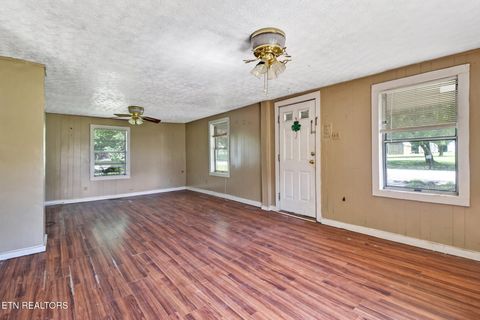 Tiny photo for 514 Russell Ave, Harriman, TN 37748 (MLS # 1317286)