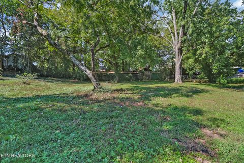 Tiny photo for 514 Russell Ave, Harriman, TN 37748 (MLS # 1317286)