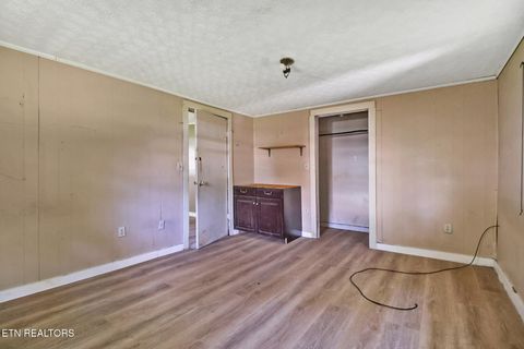Tiny photo for 514 Russell Ave, Harriman, TN 37748 (MLS # 1317286)