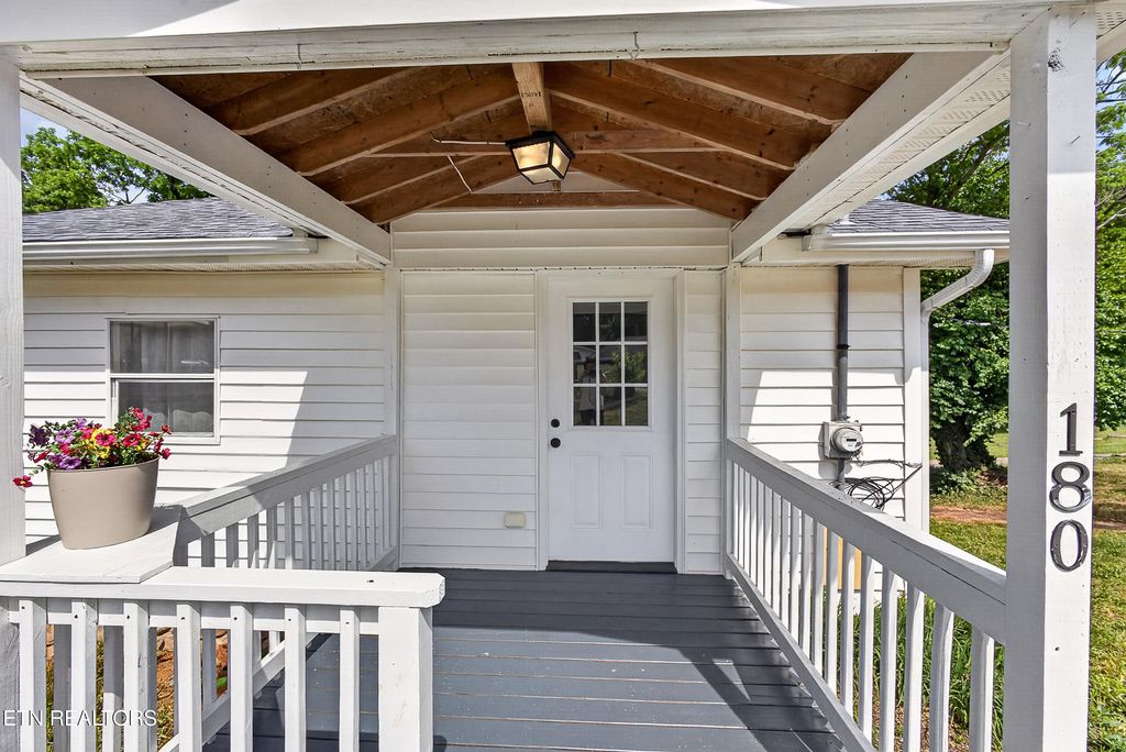 Photo of 180 Johnson Rd, Oak Ridge, TN 37830 (MLS # 1341816)