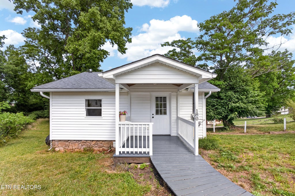 Photo of 180 Johnson Rd, Oak Ridge, TN 37830 (MLS # 1341816)