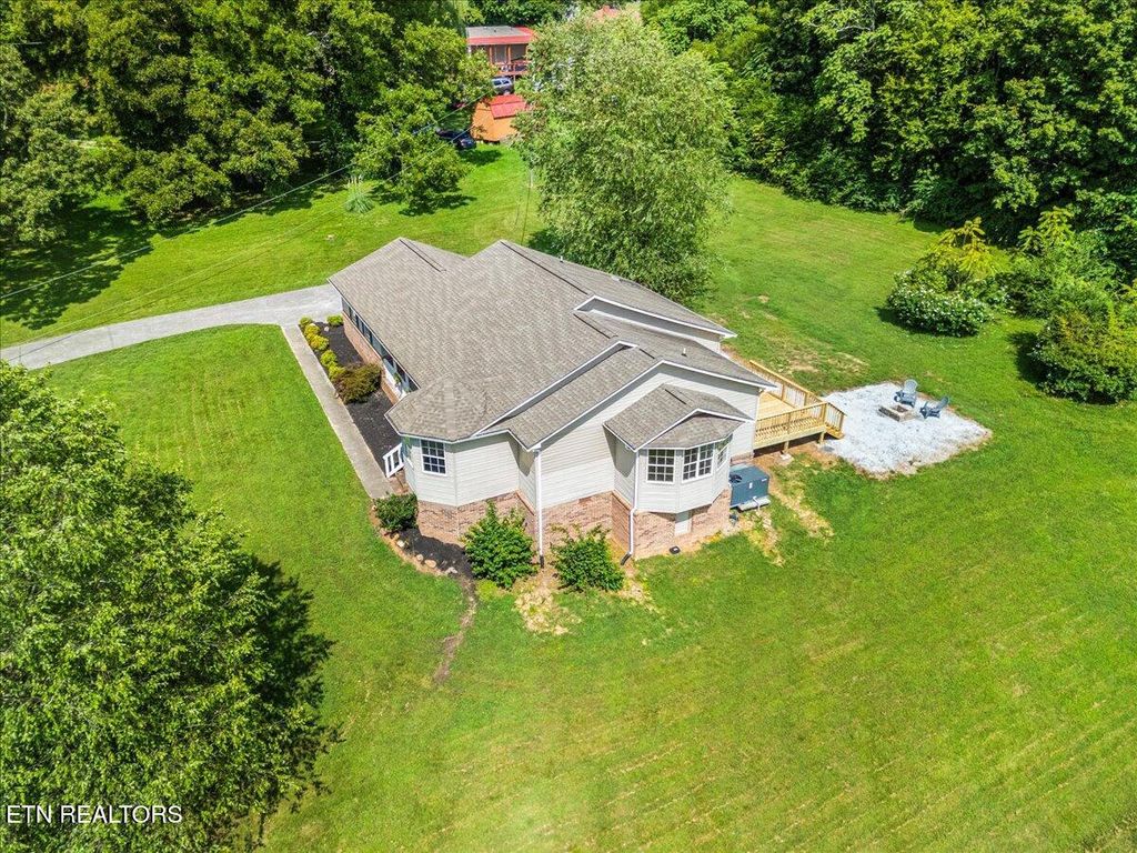 Photo of 121 Inman Rd, Sweetwater, TN 37874 (MLS # 1311579)