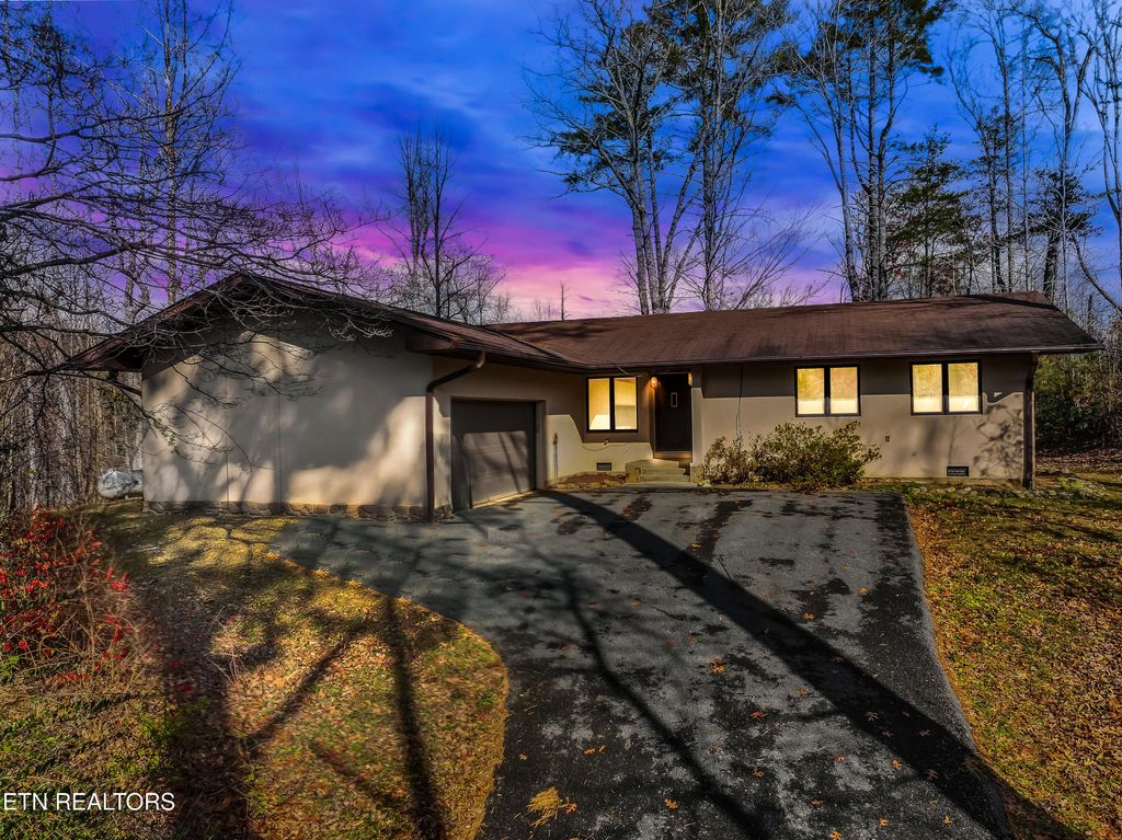 Photo of 330 Jackson Rd, Gatlinburg, TN 37738 (MLS # 1322798)