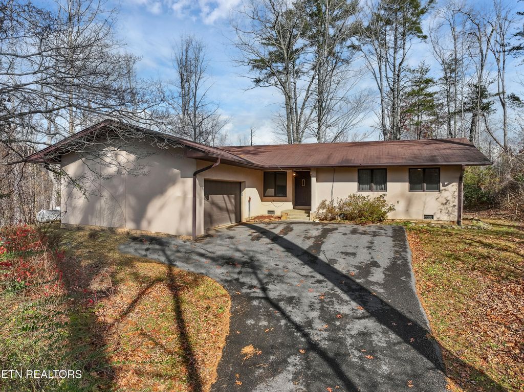 Photo of 330 Jackson Rd, Gatlinburg, TN 37738 (MLS # 1322798)