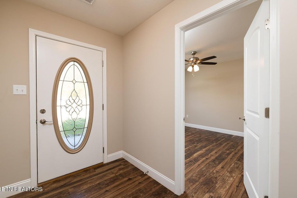 Photo of 150 Oak Place Circle, Madisonville, TN 37354 (MLS # 1319945)