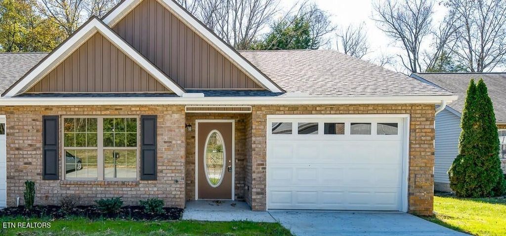 Photo of 150 Oak Place Circle, Madisonville, TN 37354 (MLS # 1319945)
