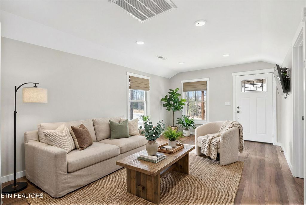 Photo of 2496 Chestnut Hill Rd, Crossville, TN 38571 (MLS # 1327227)