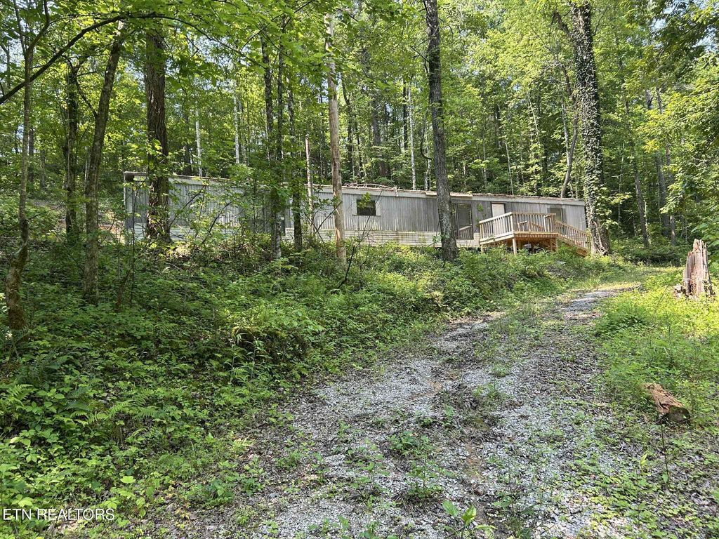 Photo of 152 Hanging Rock Rd, Harriman, TN 37748 (MLS # 1303162)