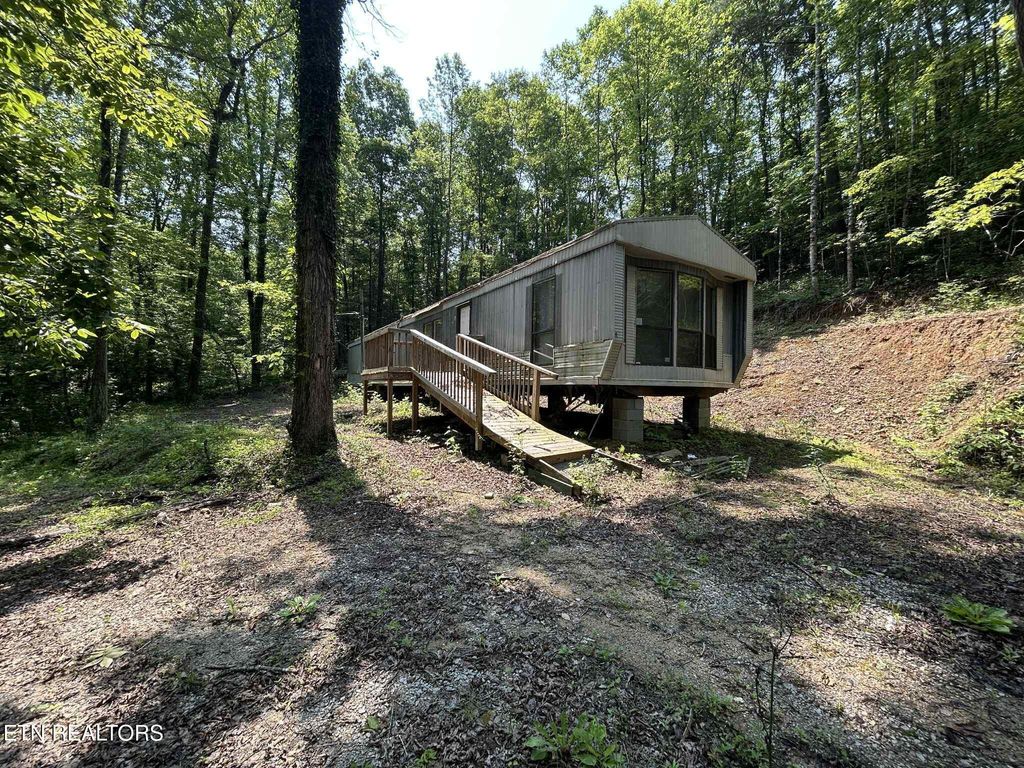 Photo of 152 Hanging Rock Rd, Harriman, TN 37748 (MLS # 1303162)