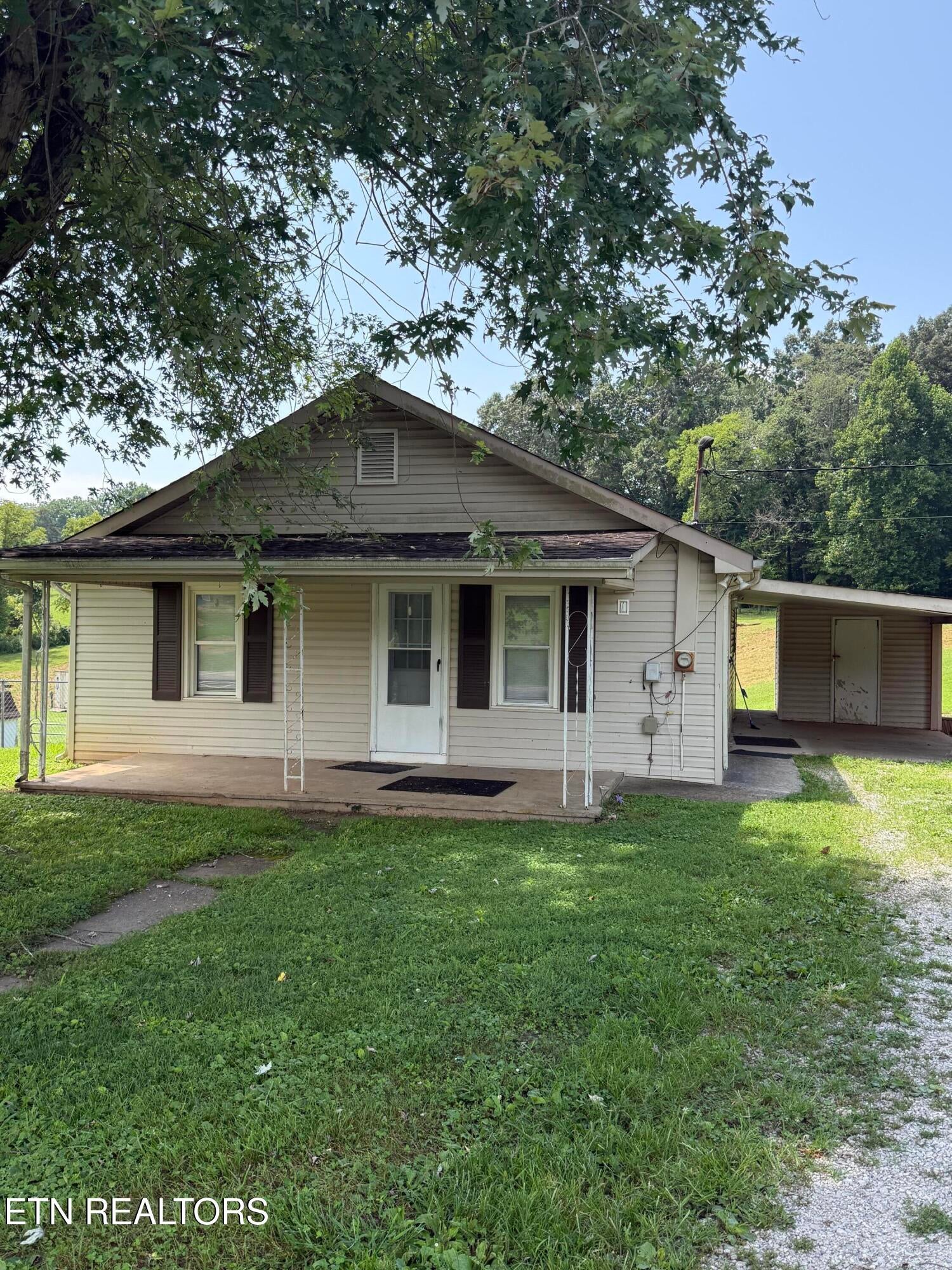 807 New Clear Branch Rd
