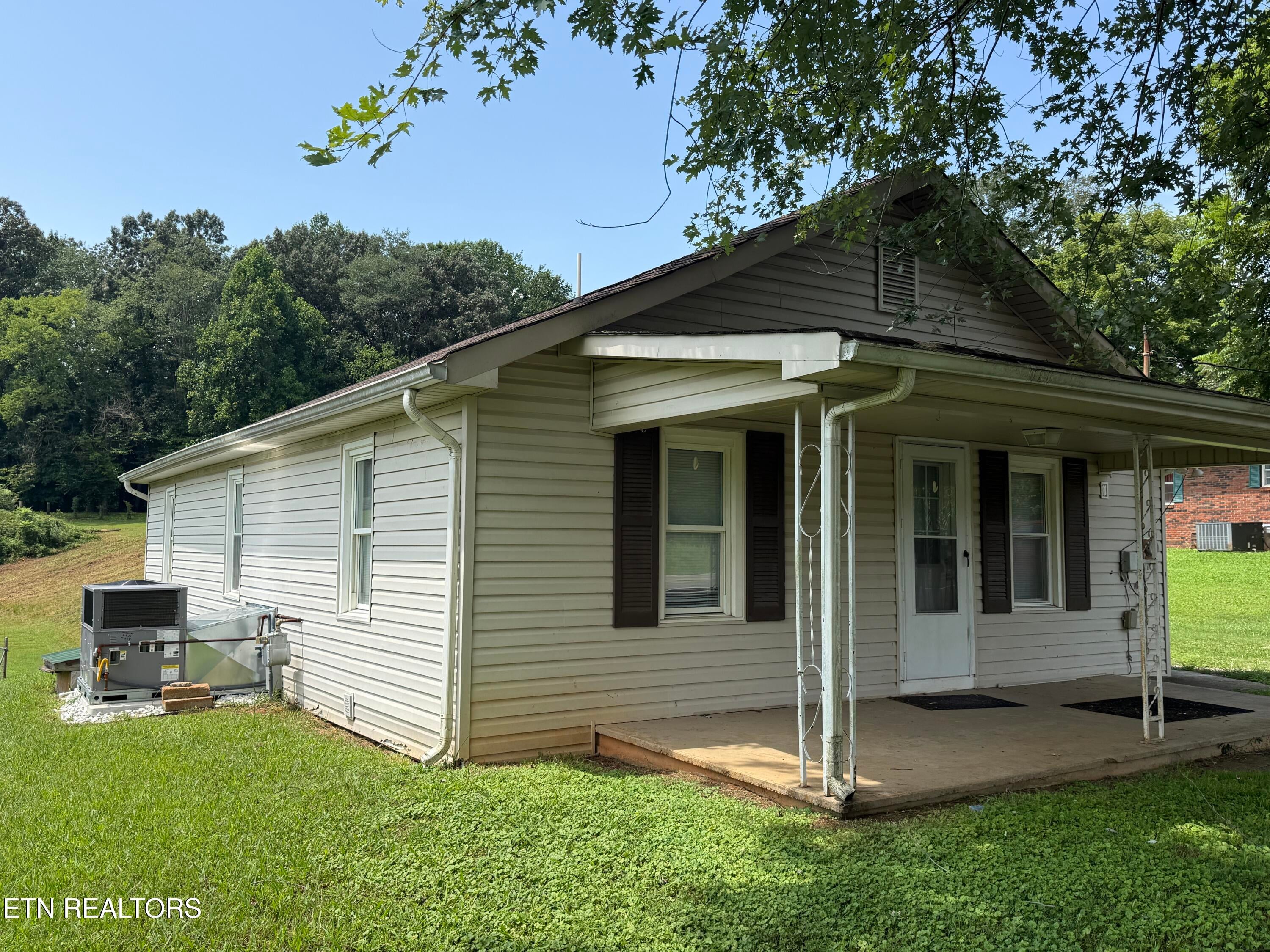 807 New Clear Branch Rd