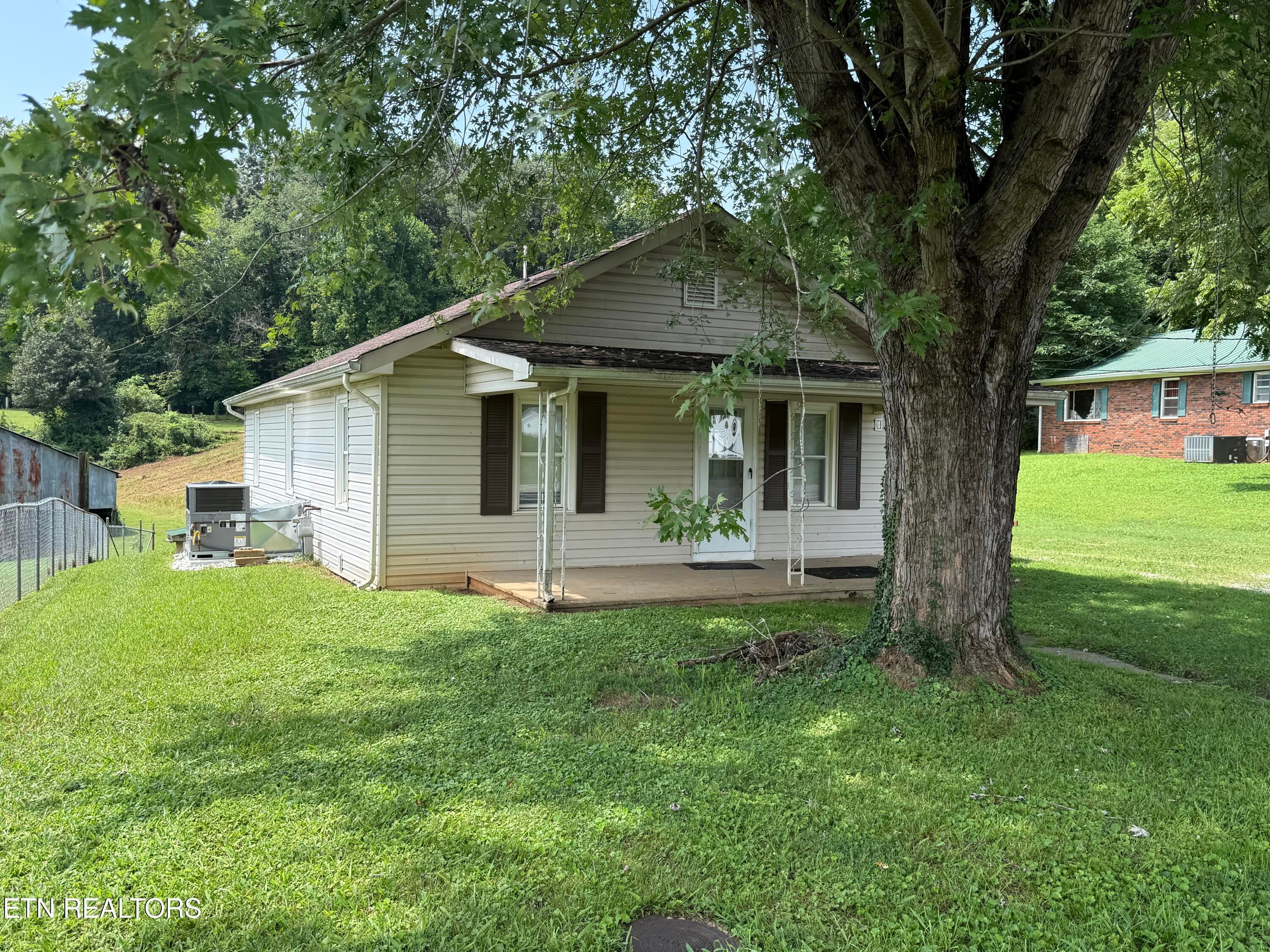 807 New Clear Branch Rd