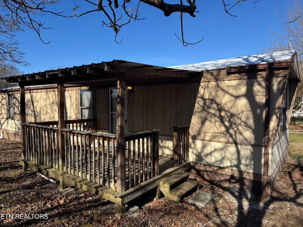 Photo of 459 Siler St, Jellico, TN 37762 (MLS # 1324361)