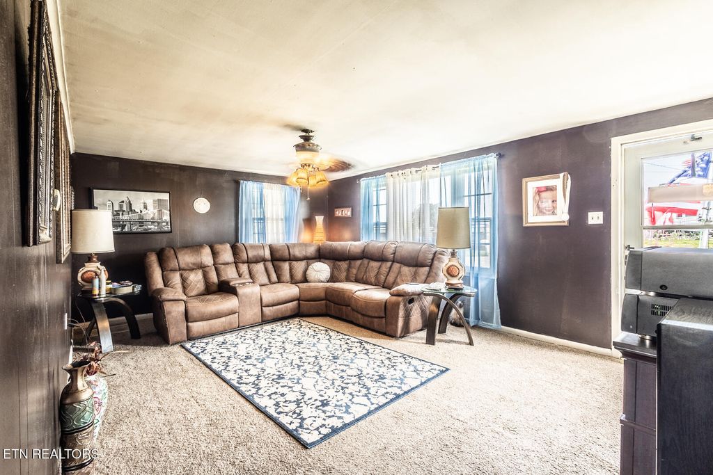 Photo of 206 Locust St, New Tazewell, TN 37825 (MLS # 1297372)