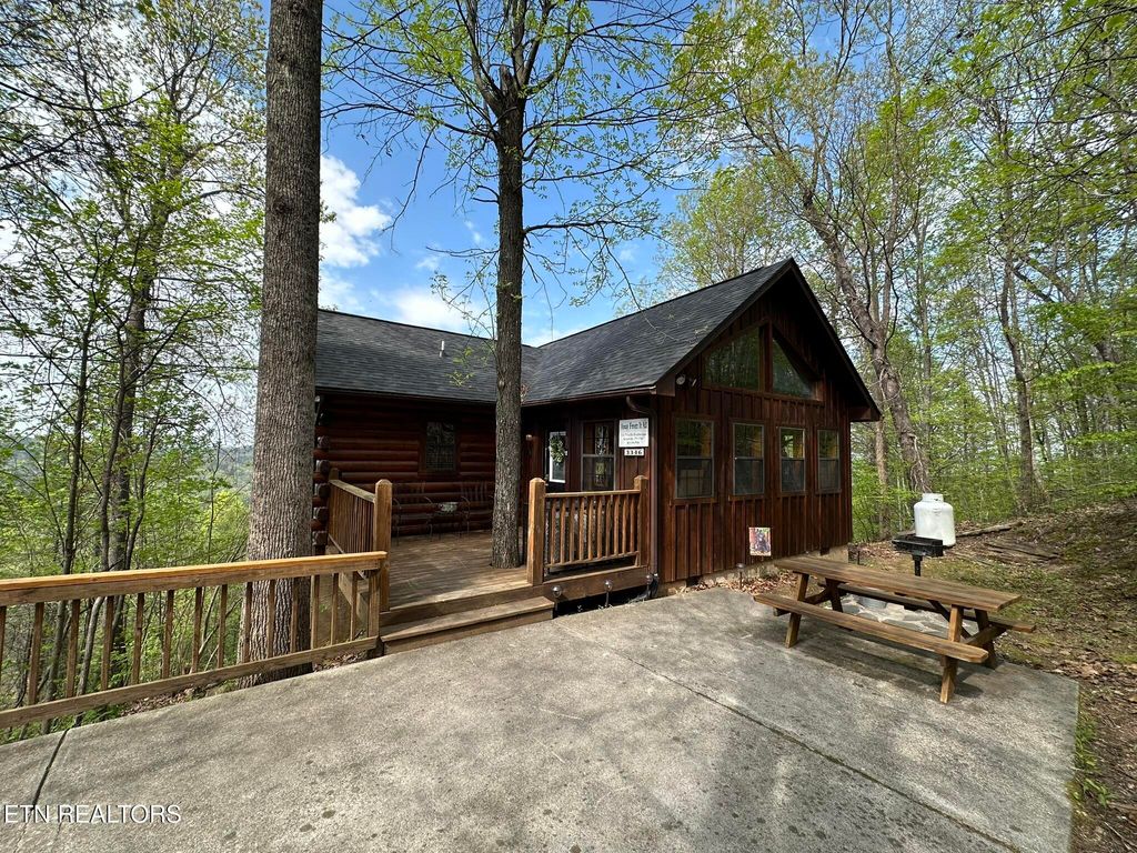 Photo of 3346 Priscilla Heights Lane, Sevierville, TN 37862 (MLS # 1303437)