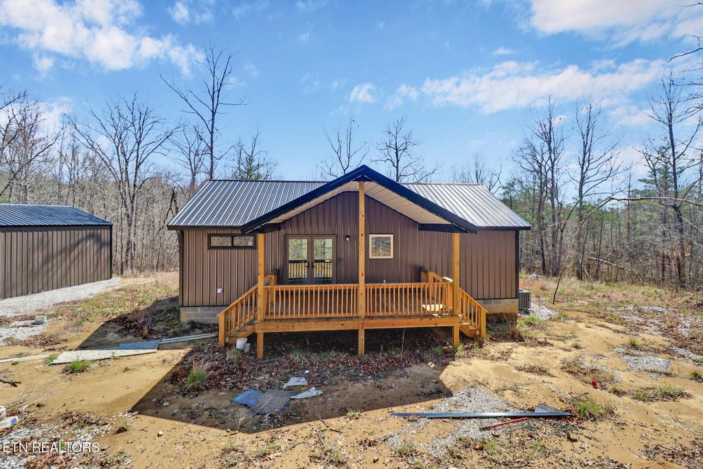 Photo of 813 Bluebird Ridge Rd, Jamestown, TN 38556 (MLS # 1334065)