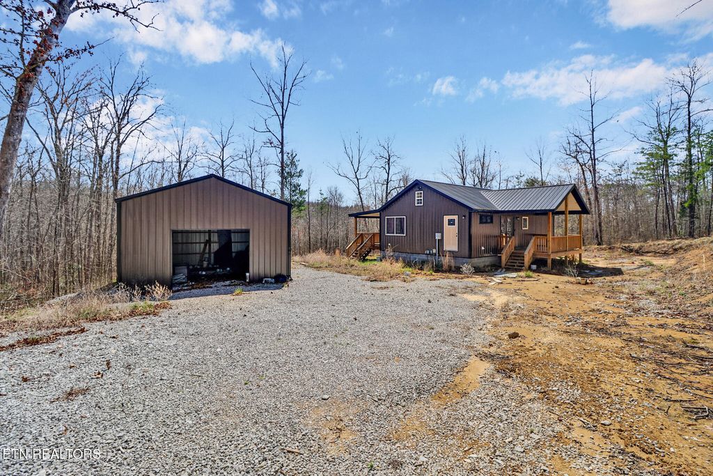 Photo of 813 Bluebird Ridge Rd, Jamestown, TN 38556 (MLS # 1334065)