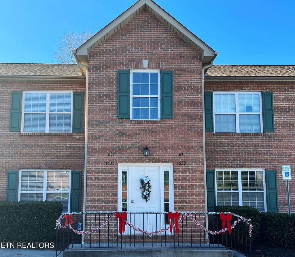 Photo of 1637 Maple View Way, Knoxville, TN 37918 (MLS # 1327692)