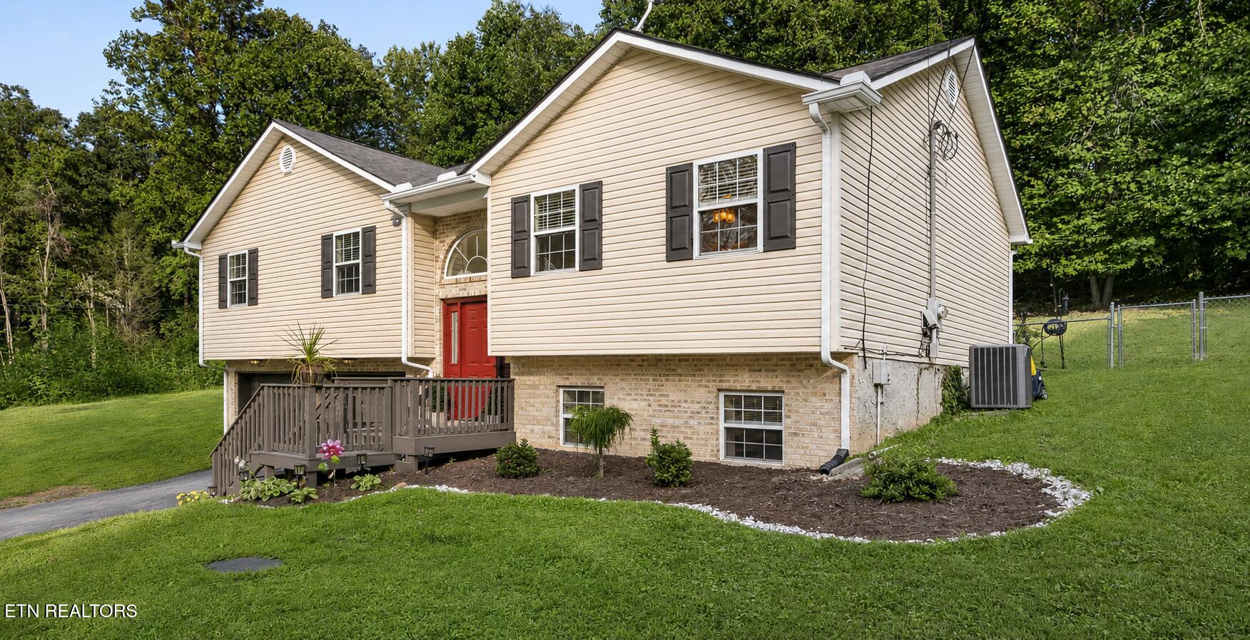 105 Cedar Circle