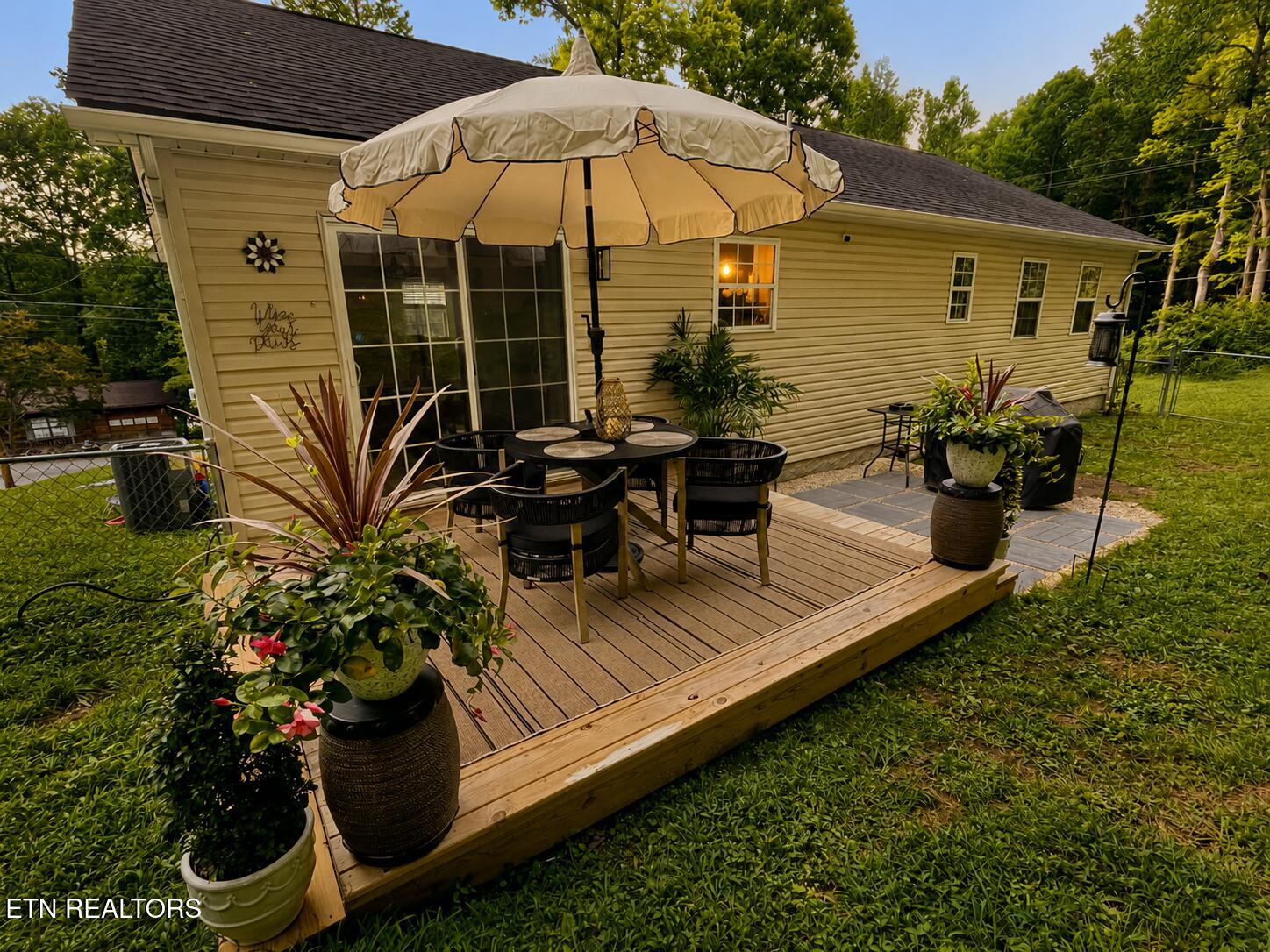 105 Cedar Circle