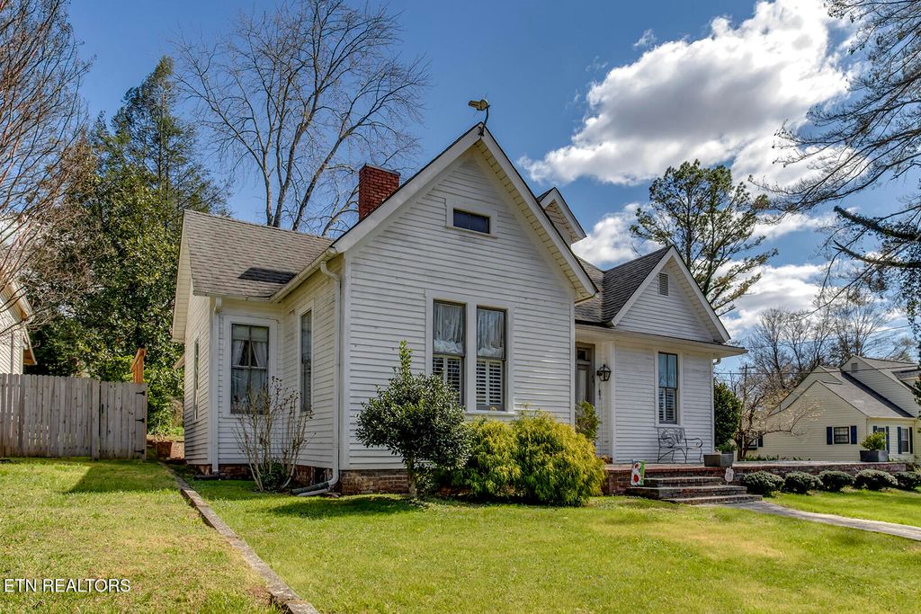 Photo of 601 Ingleside Ave, Athens, TN 37303 (MLS # 1333826)