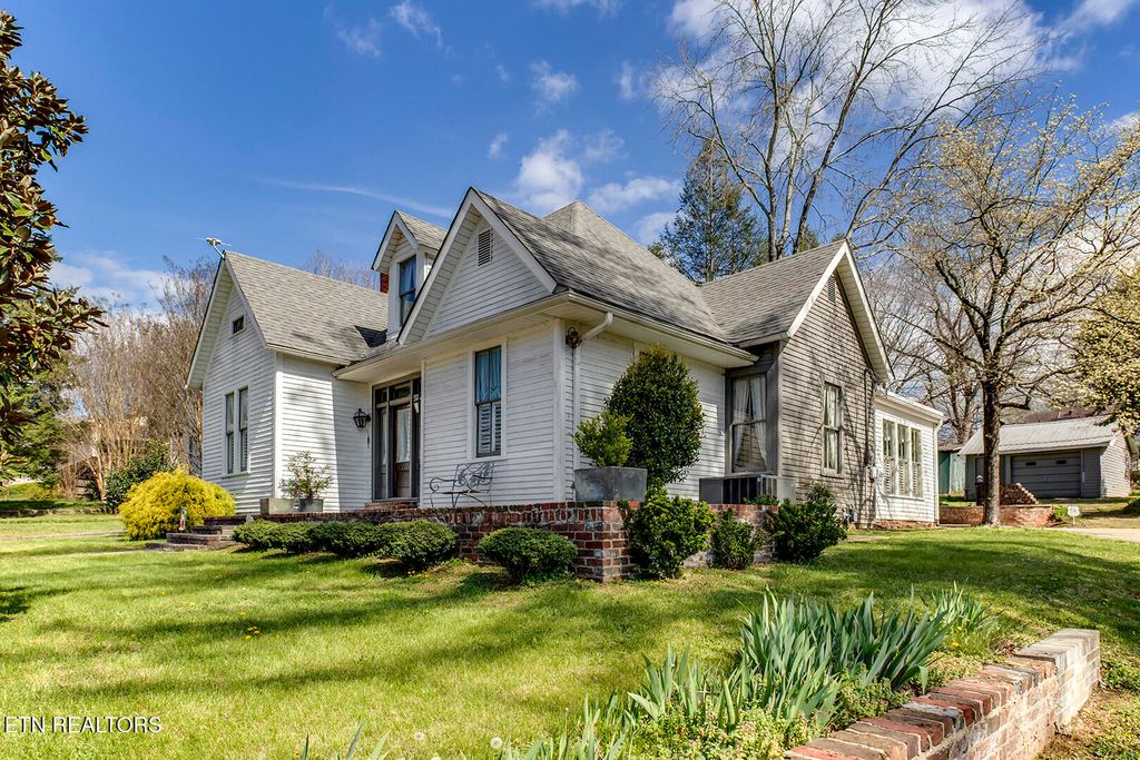 Photo of 601 Ingleside Ave, Athens, TN 37303 (MLS # 1333826)