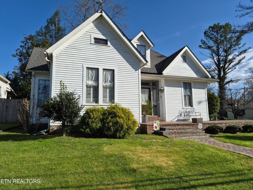 Photo of 601 Ingleside Ave, Athens, TN 37303 (MLS # 1333826)