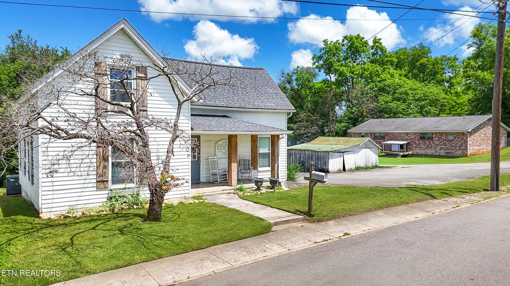 Photo of 714 E Jefferson St, Jefferson City, TN 37760 (MLS # 1333504)