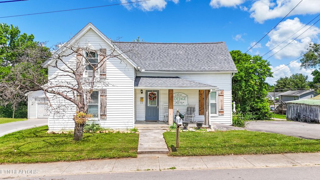 Photo of 714 E Jefferson St, Jefferson City, TN 37760 (MLS # 1333504)