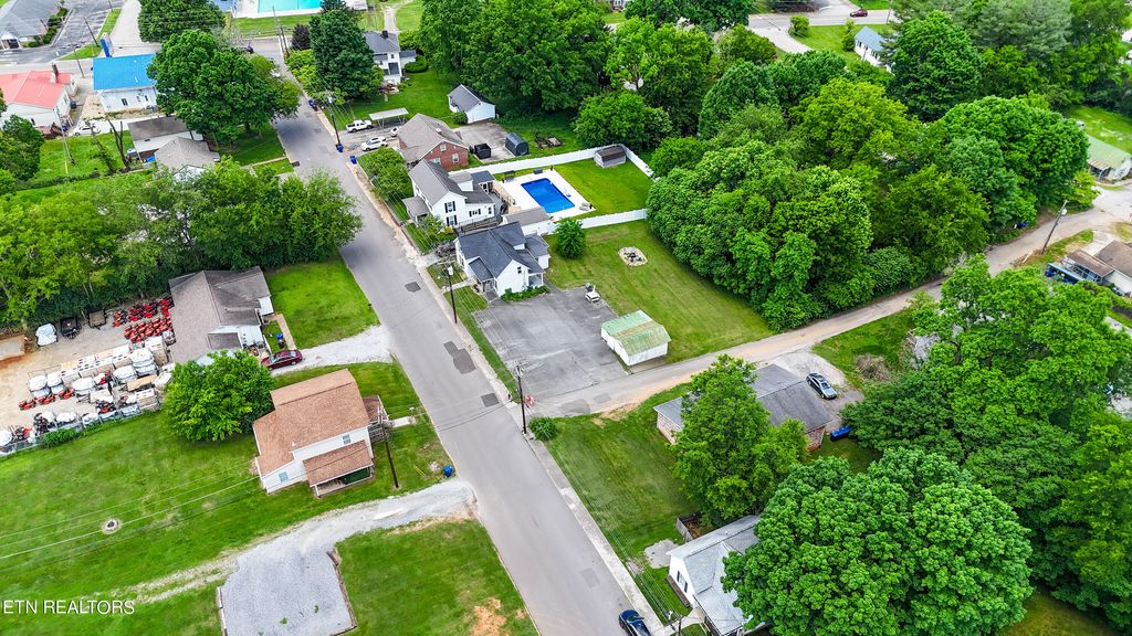 Photo of 714 E Jefferson St, Jefferson City, TN 37760 (MLS # 1333504)