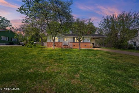 Photo of 1515 Charles Drive, Knoxville, TN 37918 (MLS # 1338923)