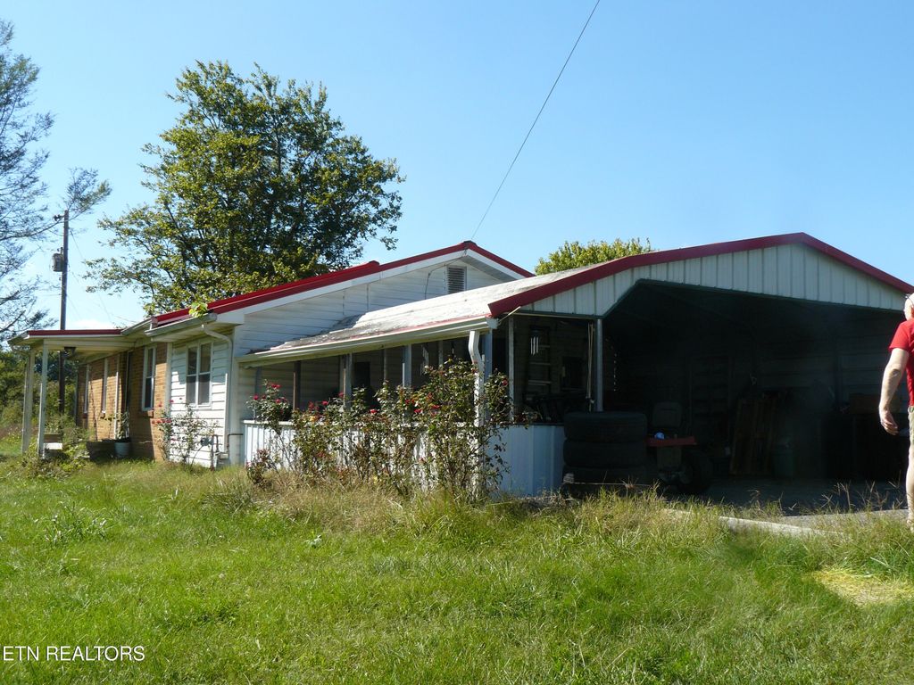 Photo of 701 Russell Rd, New Tazewell, TN 37825 (MLS # 1315537)