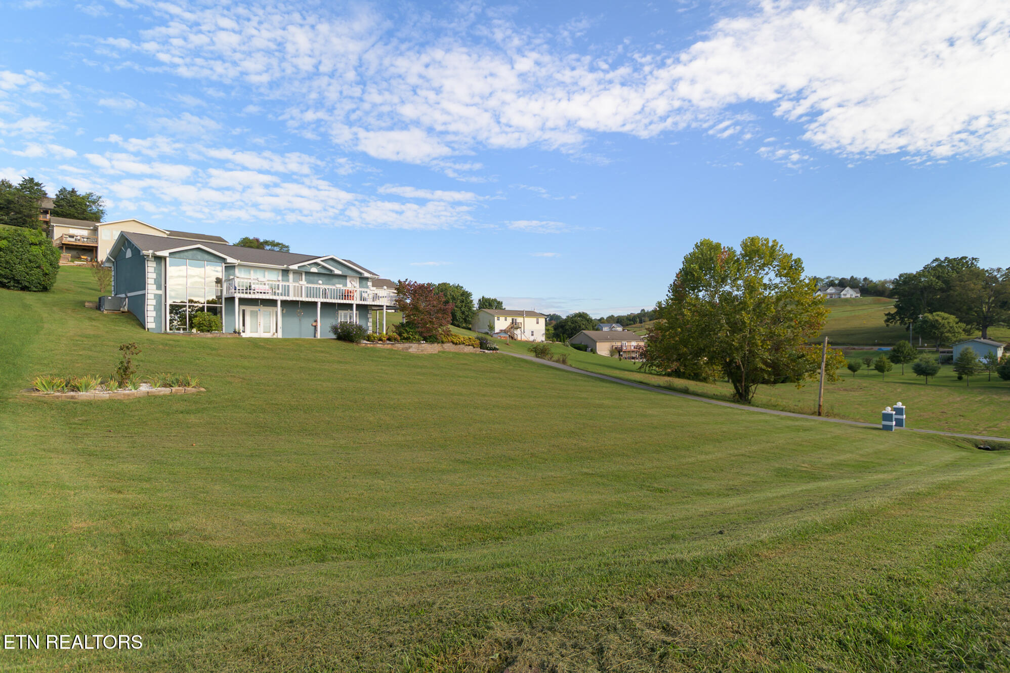 926 Hilltop Lane