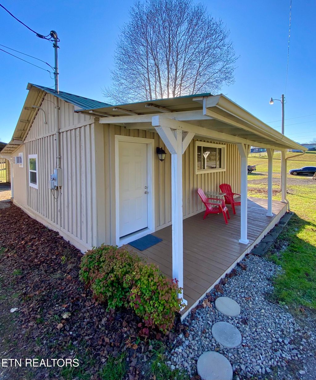 Photo of 1470 Creston Rd, Crossville, TN 38571 (MLS # 1322103)