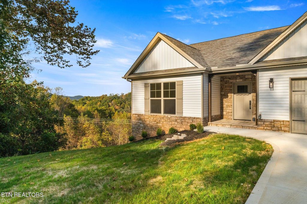 Photo of 3974 Mountain Vista Rd, Knoxville, TN 37931 (MLS # 1313094)