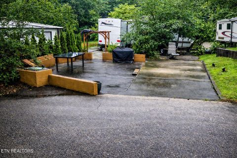 Tiny photo for 34 Highway 73, Townsend, TN 37882 (MLS # 1329620)