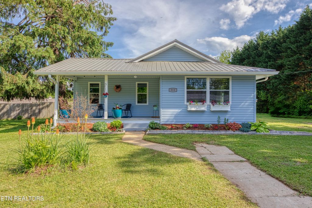 Photo of 311 Russell Rd, Rockford, TN 37853 (MLS # 1262539)