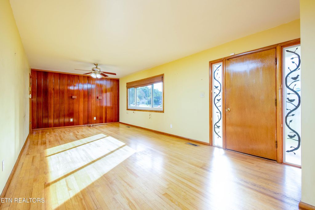 Photo of 341 Sarvis Drive, Knoxville, TN 37920 (MLS # 1318540)