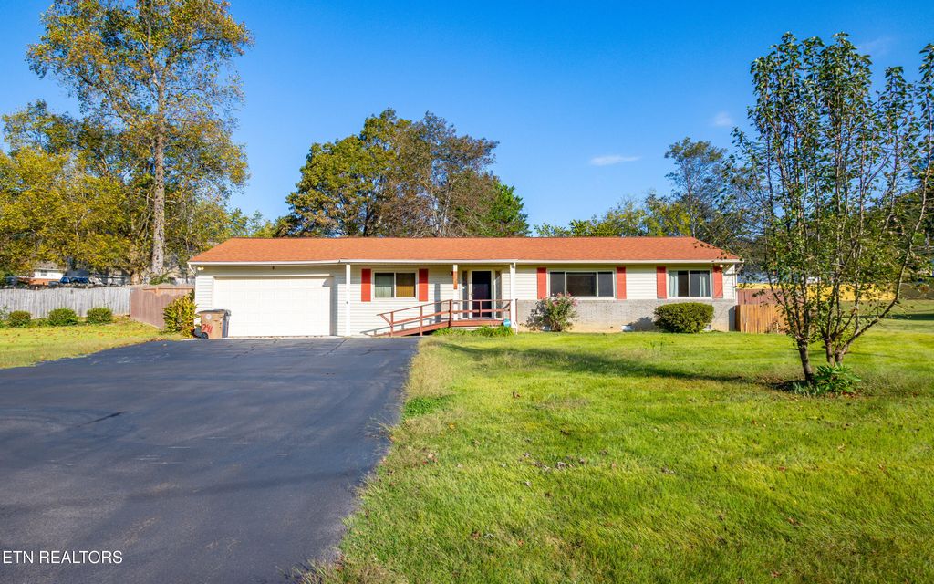 Photo of 341 Sarvis Drive, Knoxville, TN 37920 (MLS # 1318540)