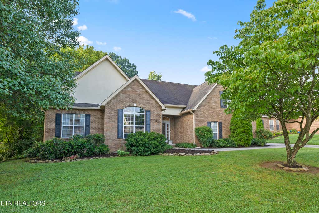 Photo of 670 Whitesburg Drive, Knoxville, TN 37918 (MLS # 1350888)