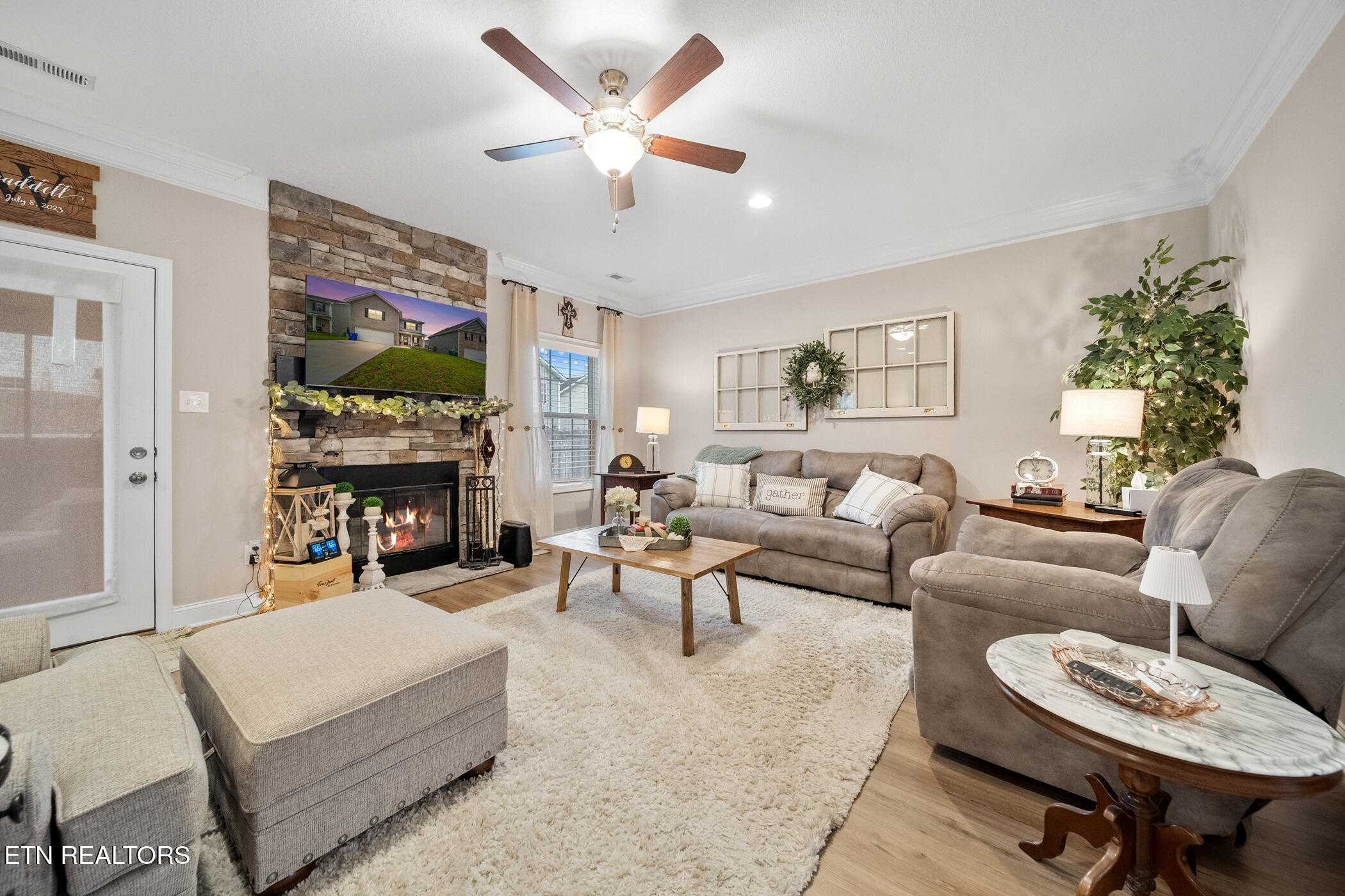 8138 Zenith Lane