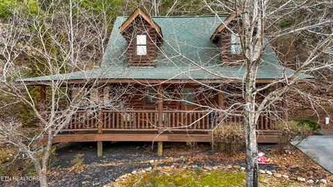 Photo of 3205 Smoky Ridge Way, Sevierville, TN 37862 (MLS # 1330690)