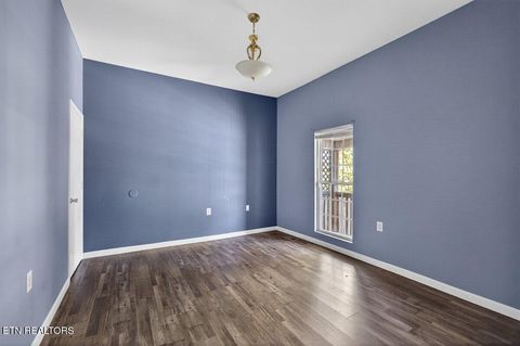 Tiny photo for 508 E Woodland Ave, Knoxville, TN 37917 (MLS # 1337124)