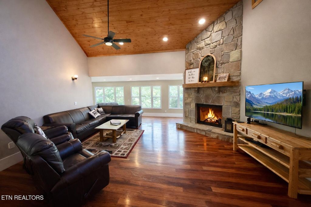 Photo of 1463 Red Cedar Lane, Sevierville, TN 37876 (MLS # 1329243)