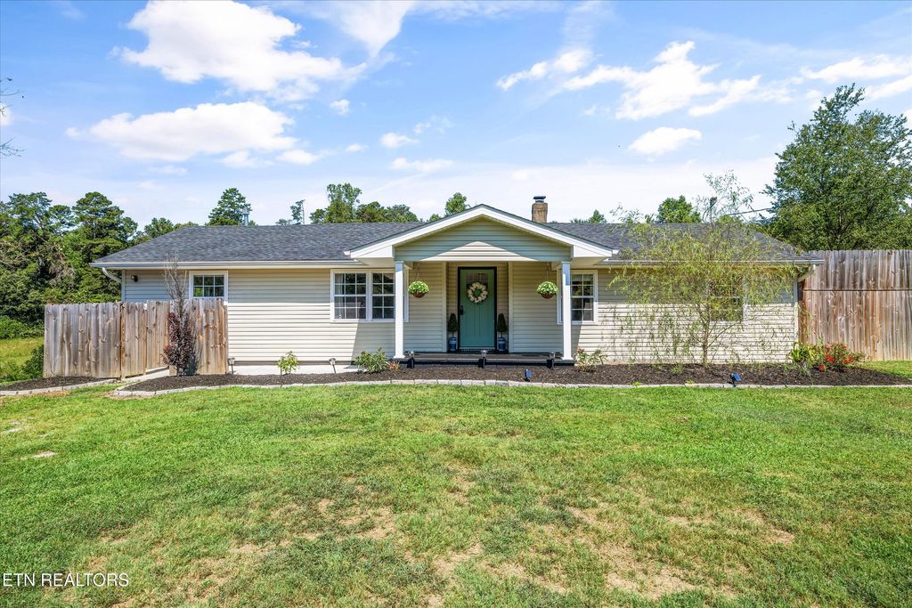 Photo of 3166 W Wolf Valley Rd, Clinton, TN 37716 (MLS # 1312678)