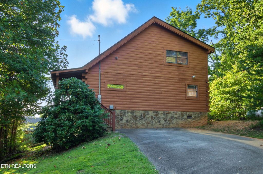 Photo of 771 Ski View Lane, Pigeon Forge, TN 37876 (MLS # 1313855)